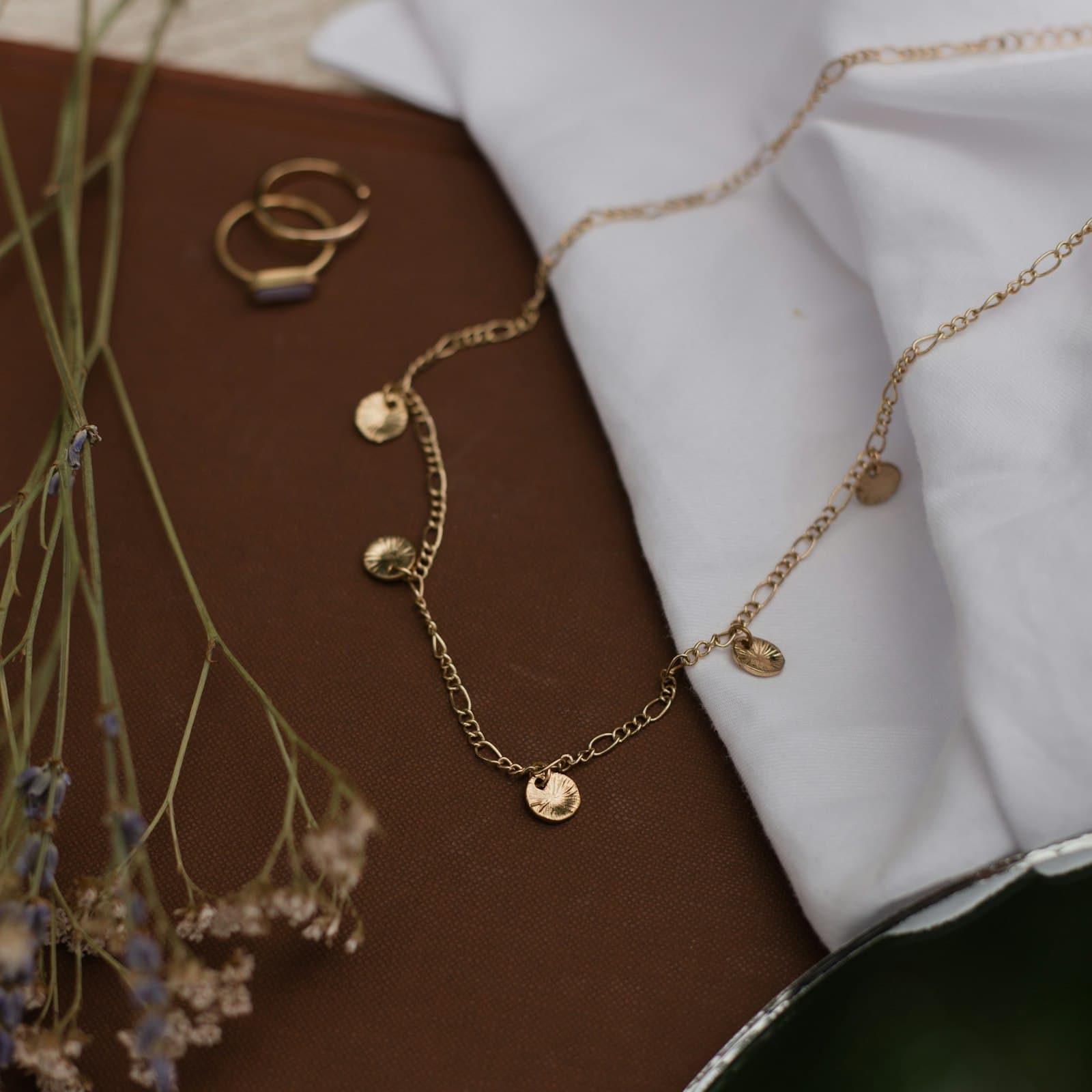 Lắc tay chuỗi bi vàng 18K