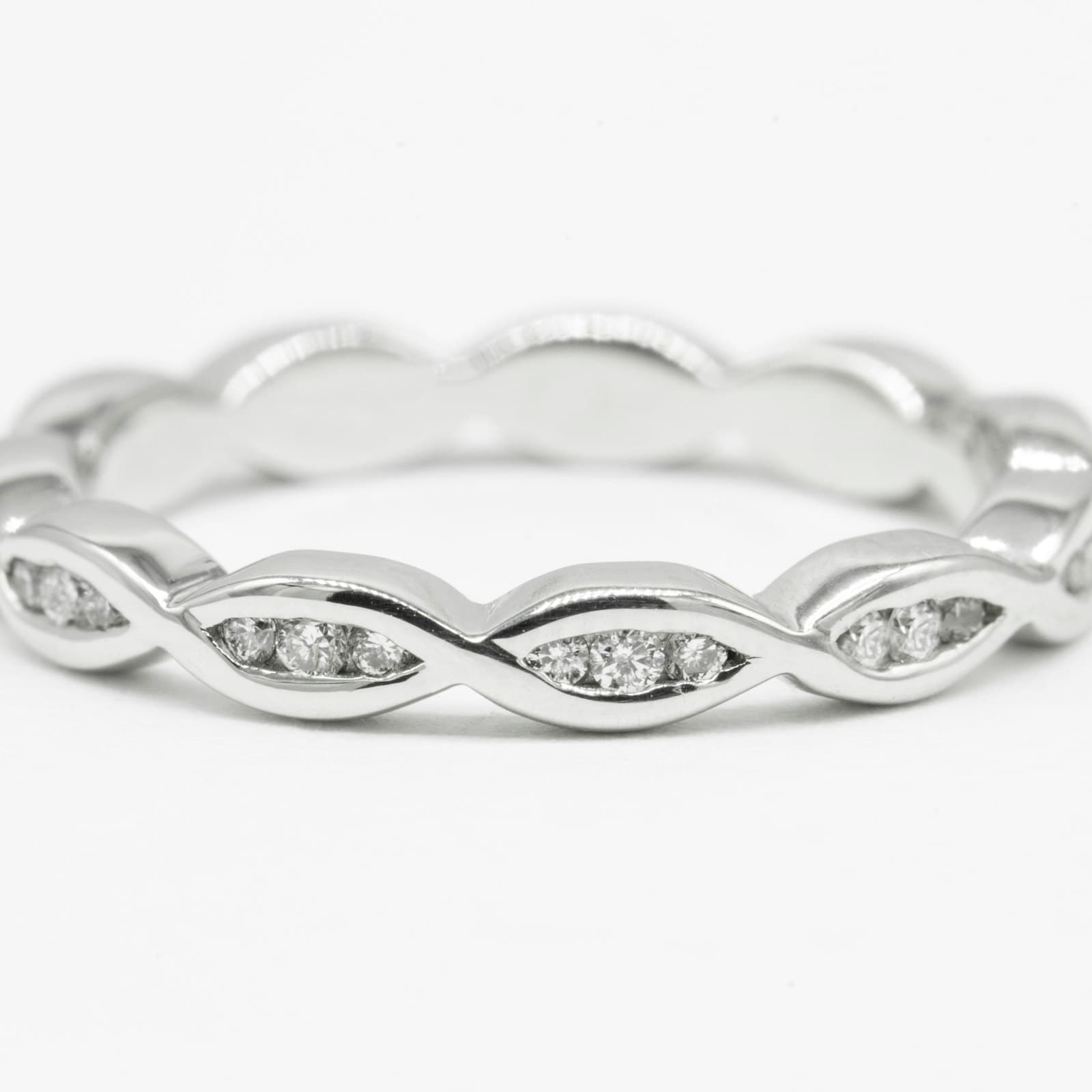 Nhẫn Xoắn Đôi đính Moissanite